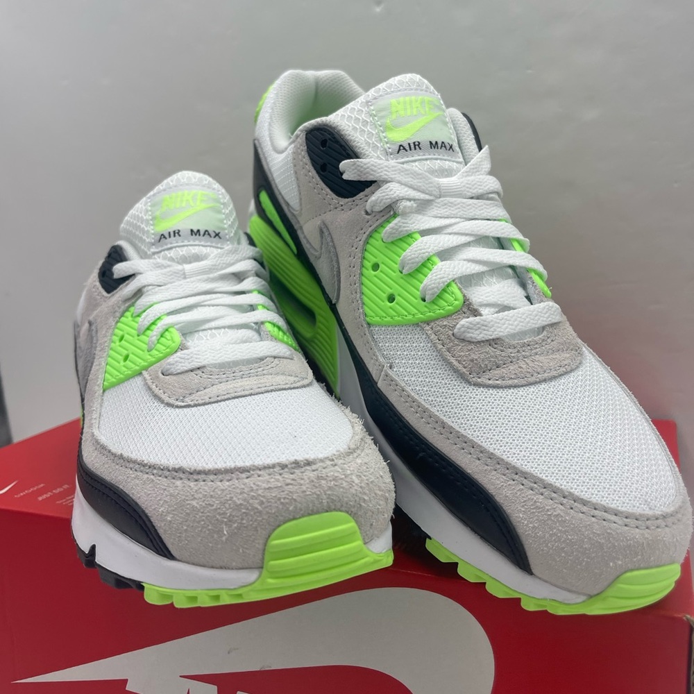 Nike Men’s AIR MAX 90
WHITE/CAVE STONE-LIGHT BONE Athletic Sneakers - Picture 5 of 16